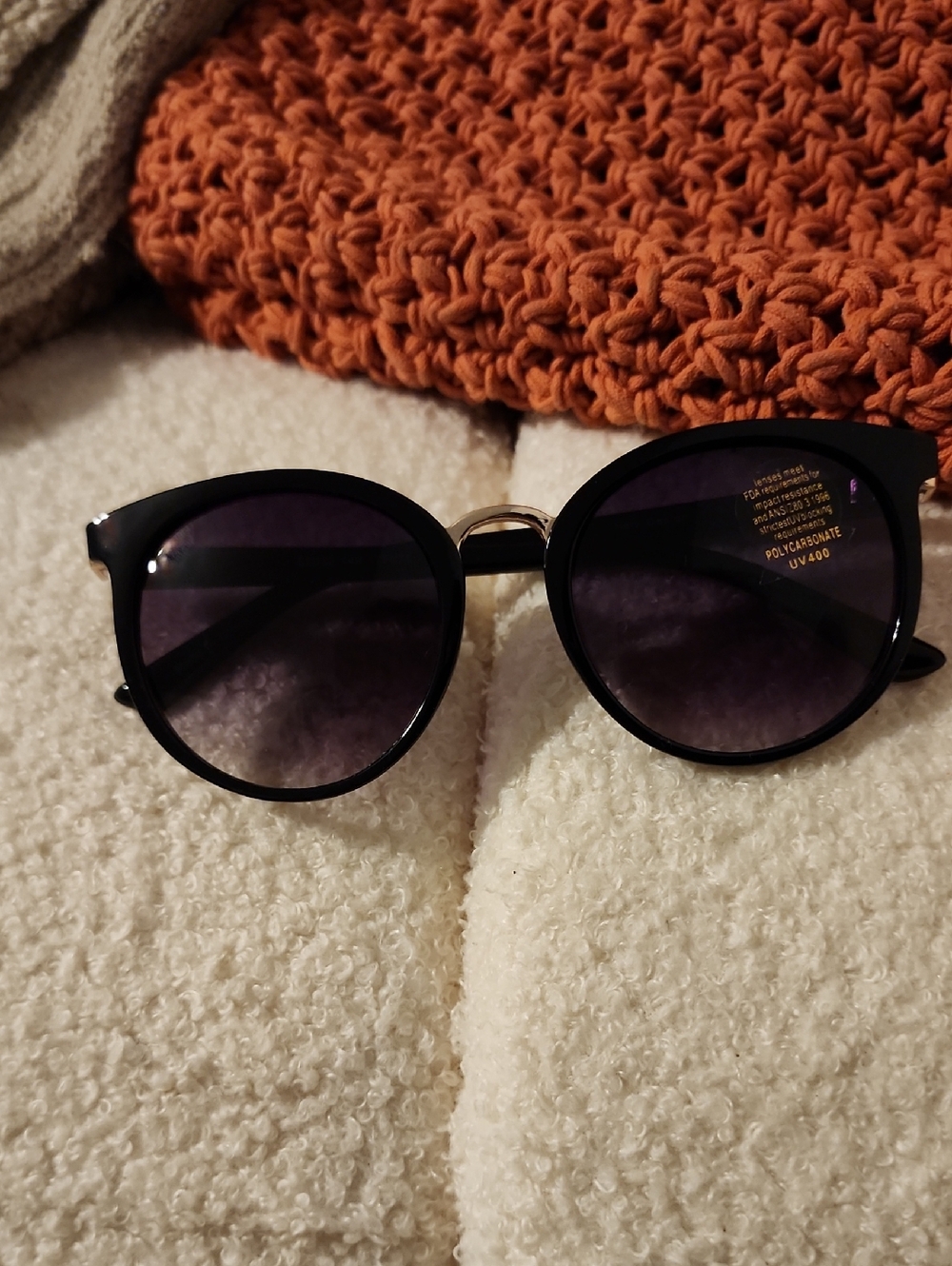 Black Round Women's Sunglasses with Gold Bridge